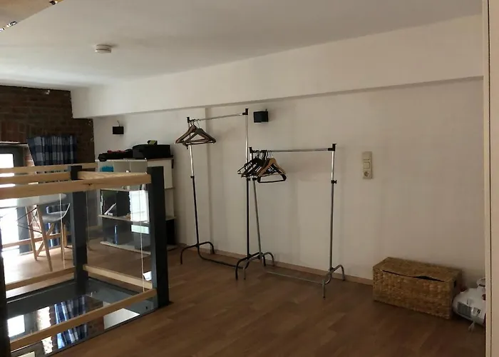 Charmante Altbaumaisonette Naehe Hauptbahnhof